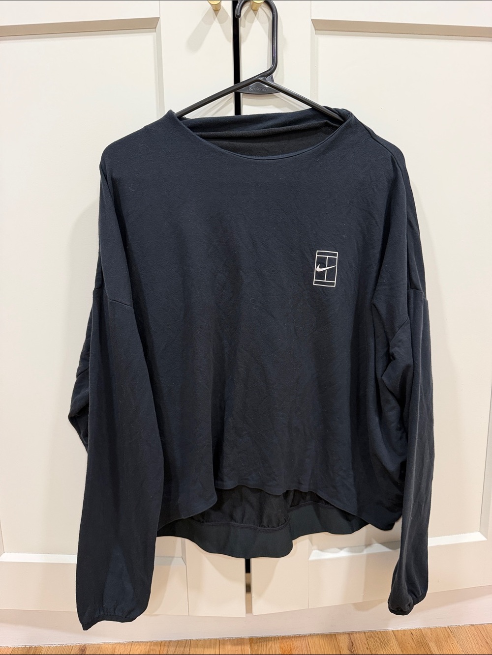 Nike Black Cropped Long-Sleeve Crew Top with Logo